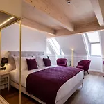 Heritage Szálloda 4*