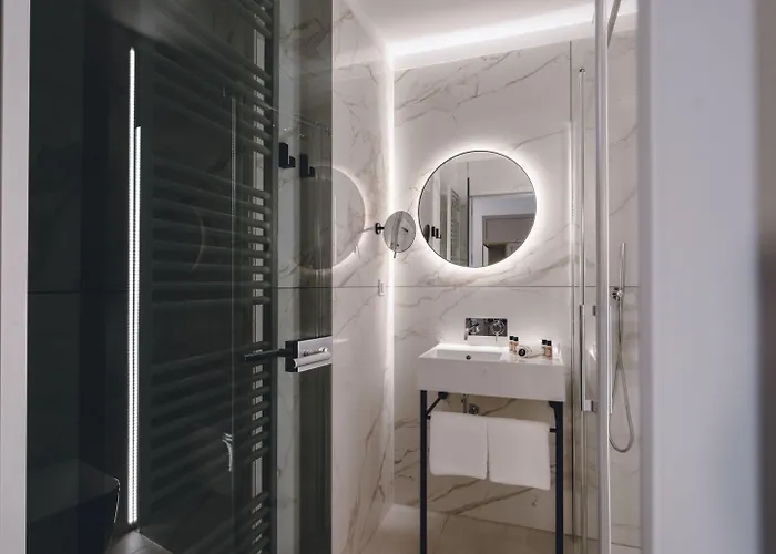 Heritage Szálloda 4*